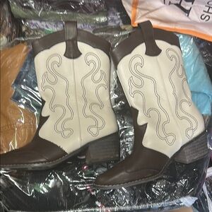 Elegant Black Cowboy boots